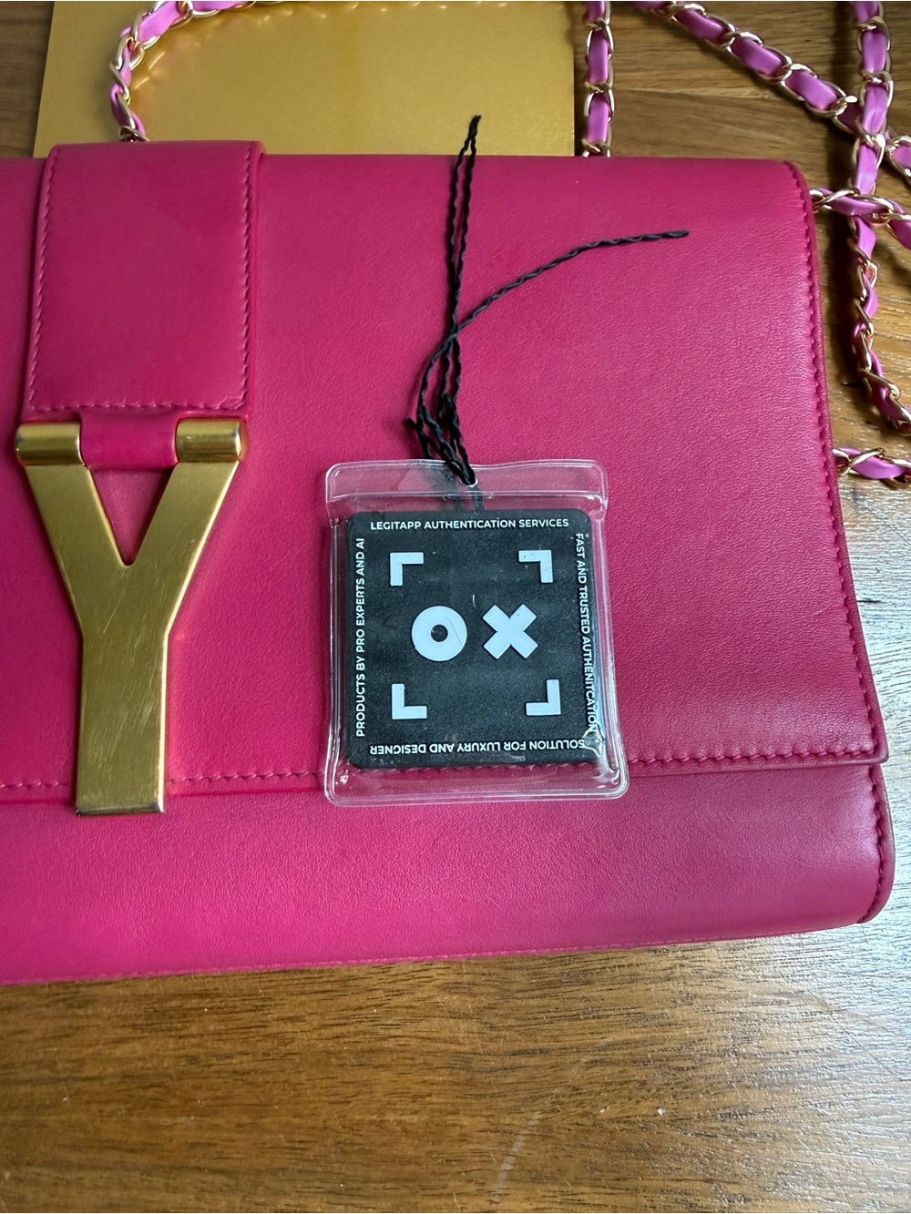 Yves Saint Laurent calfskin Classic Y Ligue clutch in Fuchsia authenticated - Picture 12 of 12